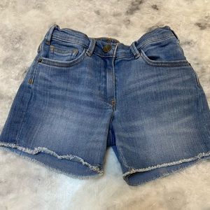 🦋Crewcuts runaround denim shorts. Size 6